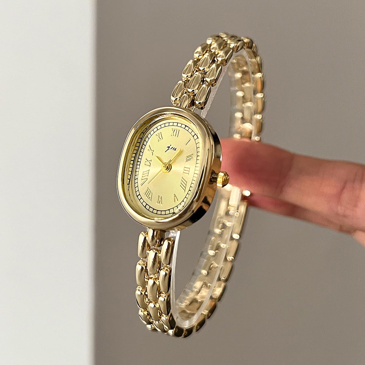 Women’s Bracelet Watch Small Face Oval Quartz Analog Wristwatch (Gold)