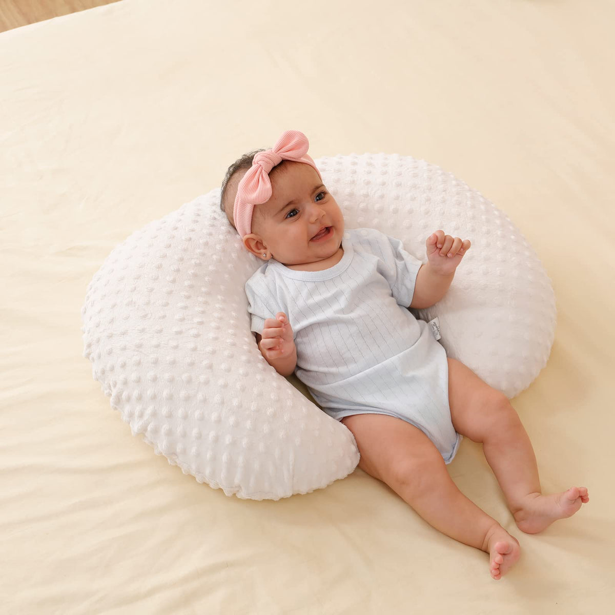 QUENESS Nursing Pillow and Positioner, Breastfeeding, Bottle Feeding