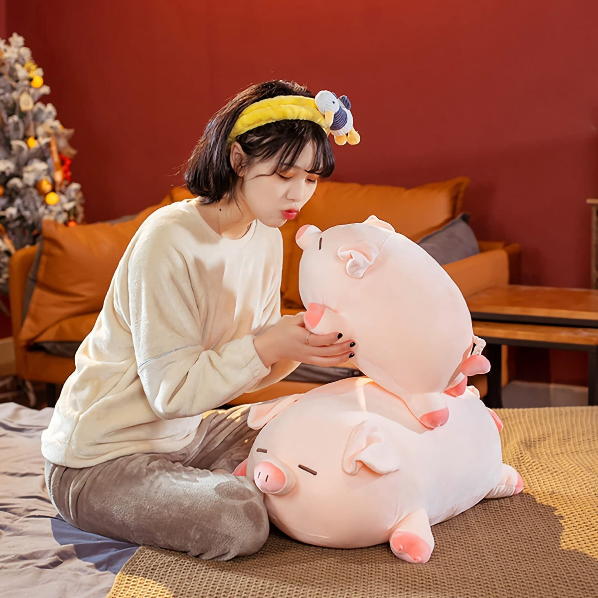 CHDGIOHA Pig Stuffed Animal Plush Pillow - 15.7'' Kawaii Soft Pig Hugging Pillow, Adorable Cuddle Plush Toy, for Kids, Girlfriend, or Adults, Perfect for Christmas and Birthdays (Squint, 15.7in)