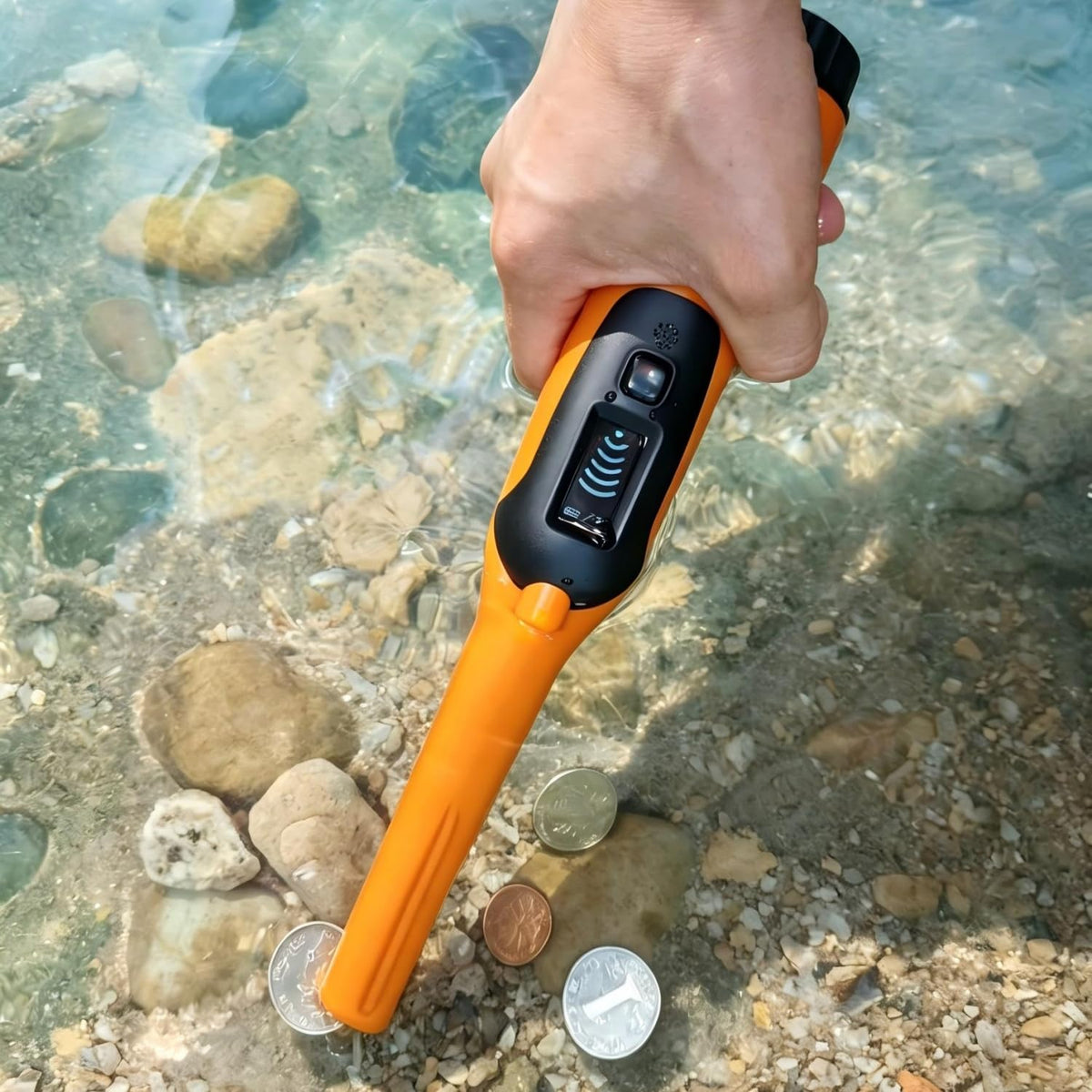 Fully Waterproof Pinpointing LCD Gold Metal Detector with LED Flashlight, Portable 360° Scan Searching Pinpointer, IP68 Underwater to 12m/40feet High Sensitive Treasure Hunter for Adults and Kids