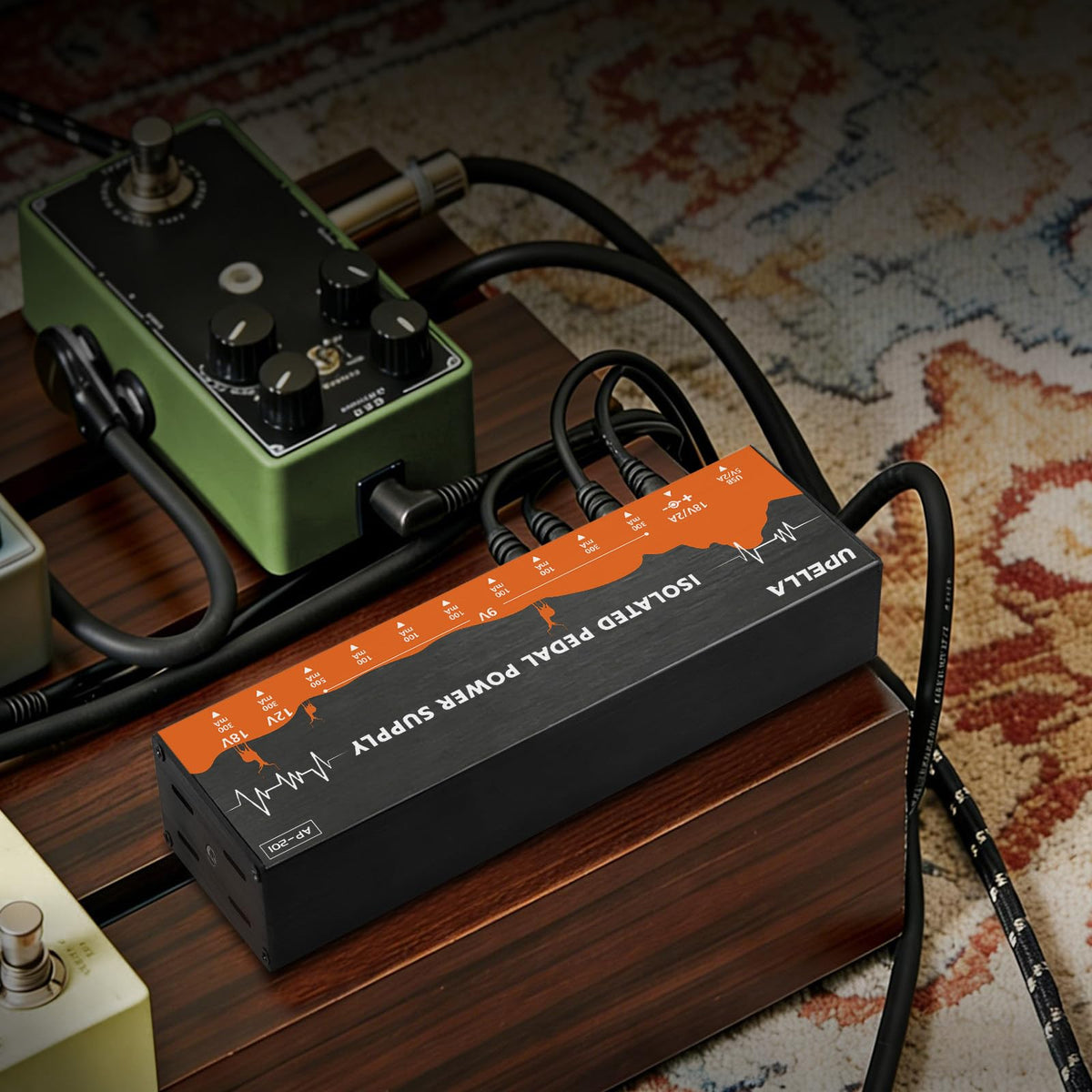 UPELLA AP-201 Guitar Pedal Power Supply, True Isolated Pedal Power Supply with USB Port, 10 Ports, Independent Guitar Pedal Power DC Output 9V/12V/18V for Effect Pedal